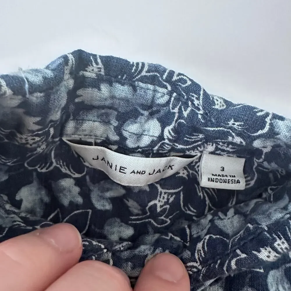 Tea Collection collared button